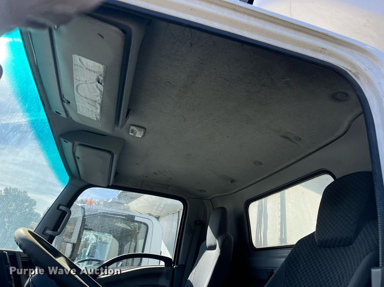 image for item DH8610 2013 Isuzu NRR  refrigerated truck