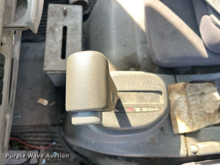 image for item DH8610 2013 Isuzu NRR  refrigerated truck