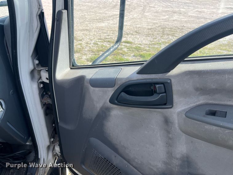 image for item DH8610 2013 Isuzu NRR  refrigerated truck