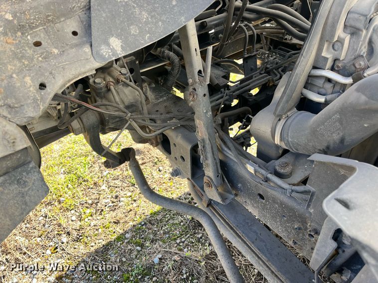 image for item DH8610 2013 Isuzu NRR  refrigerated truck