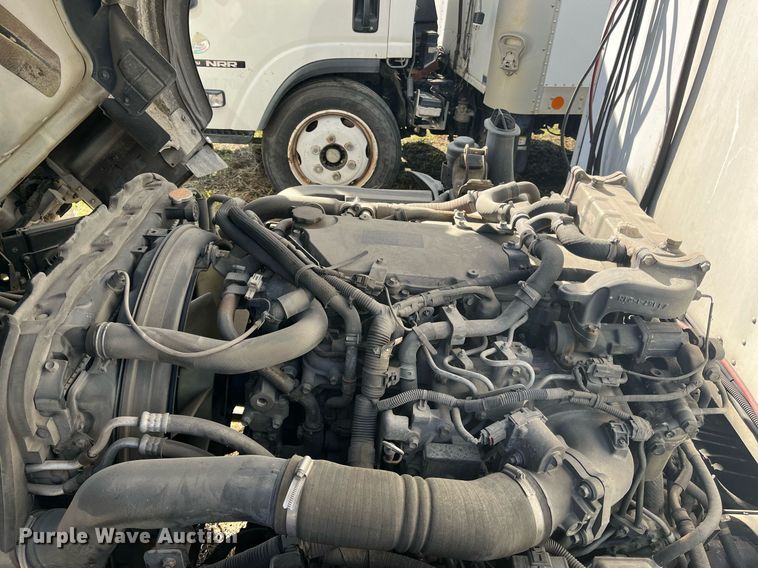 image for item DH8610 2013 Isuzu NRR  refrigerated truck