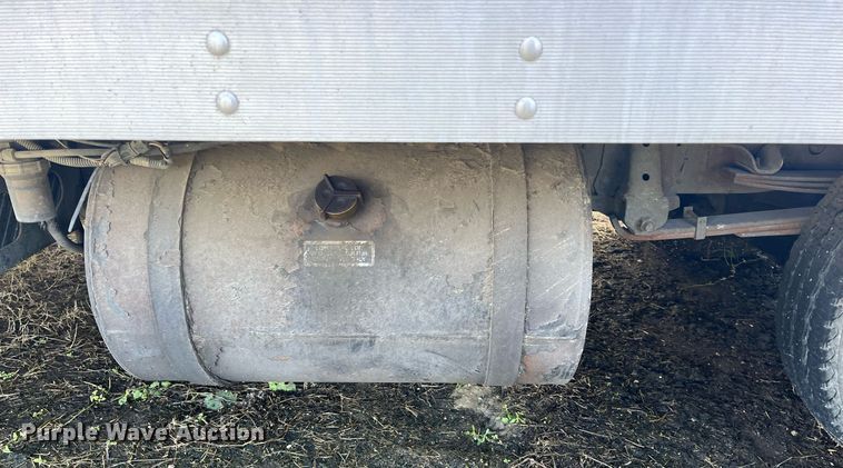 image for item DH8610 2013 Isuzu NRR  refrigerated truck