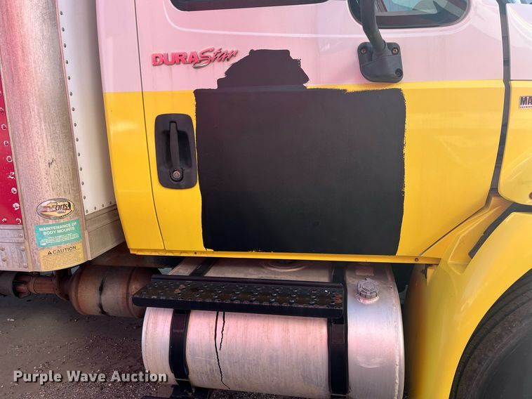 image for item DH8611 2011 International DuraStar 4300  refrigerated truck