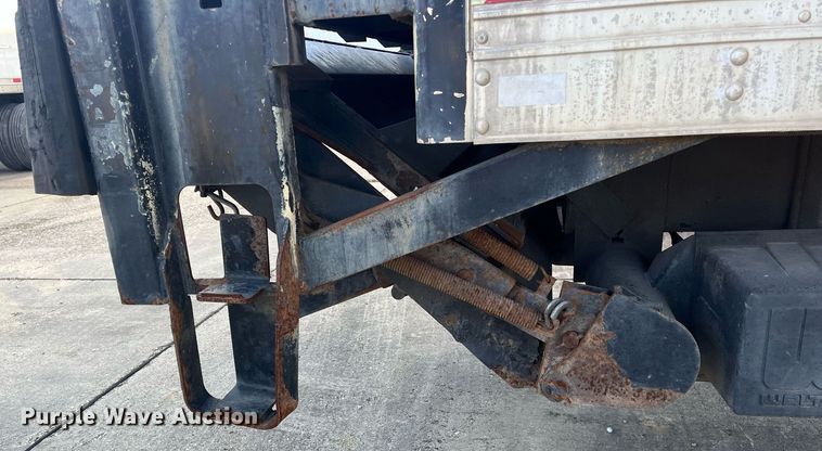 image for item DH8611 2011 International DuraStar 4300  refrigerated truck