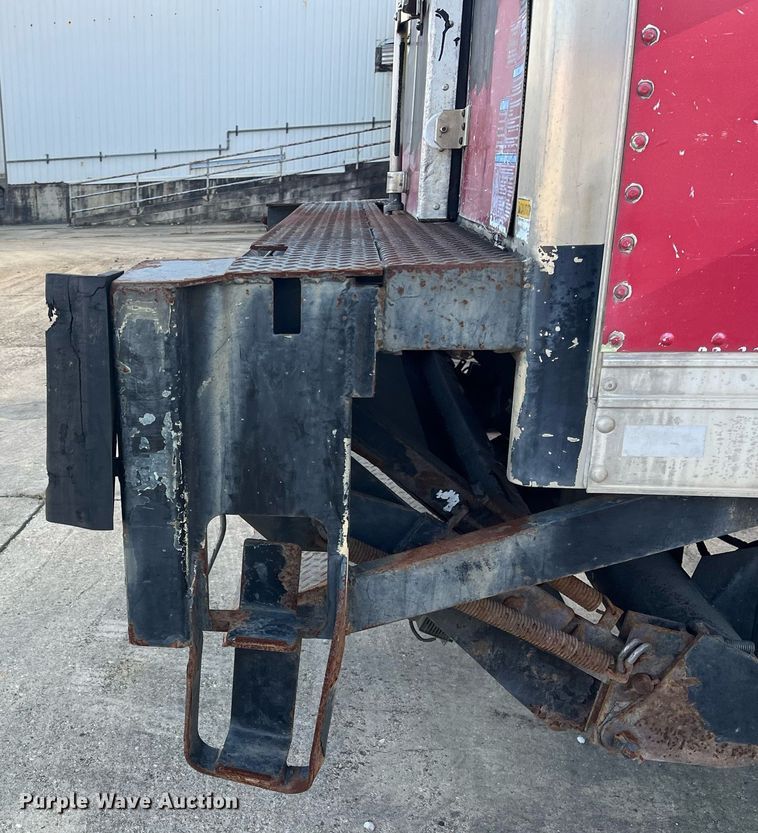 image for item DH8611 2011 International DuraStar 4300  refrigerated truck