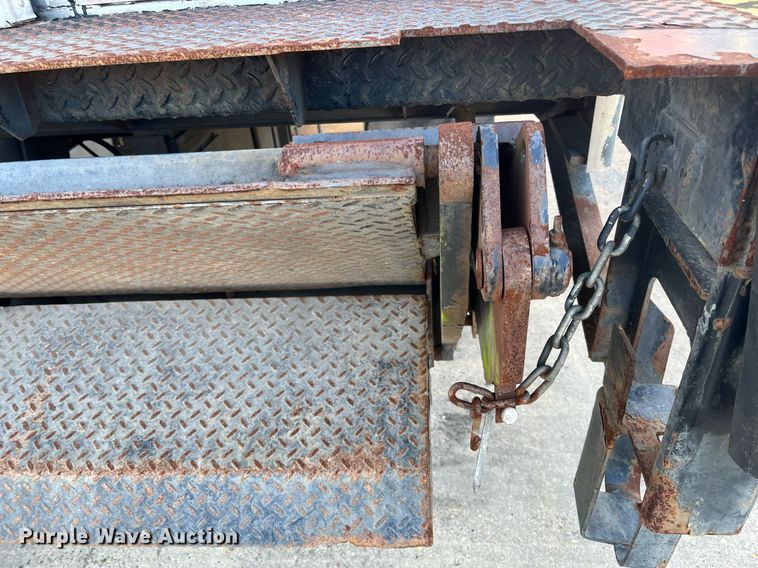 image for item DH8611 2011 International DuraStar 4300  refrigerated truck