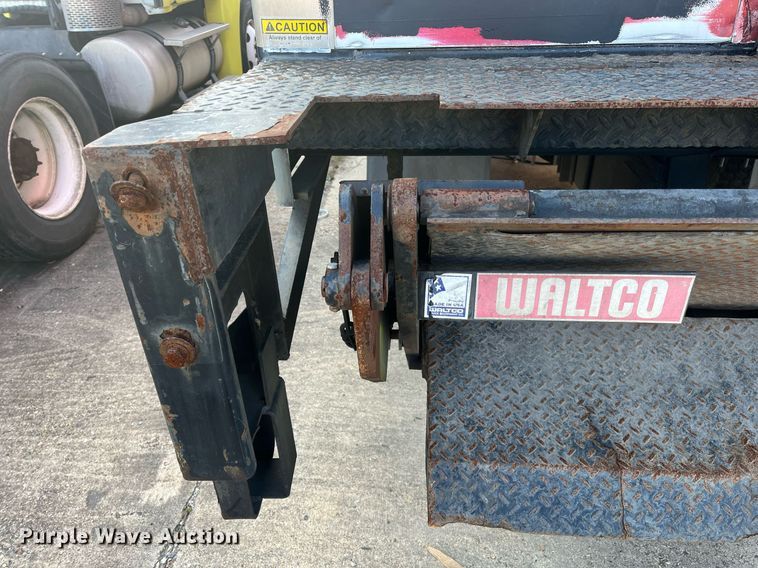 image for item DH8611 2011 International DuraStar 4300  refrigerated truck