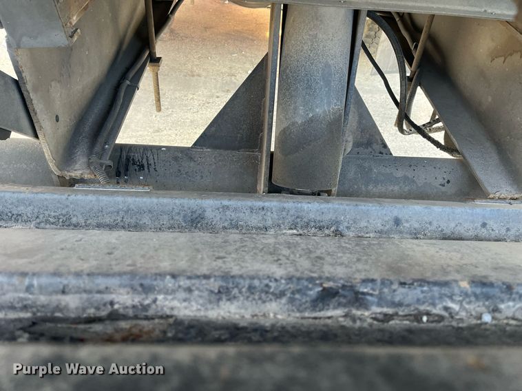 image for item DH8611 2011 International DuraStar 4300  refrigerated truck