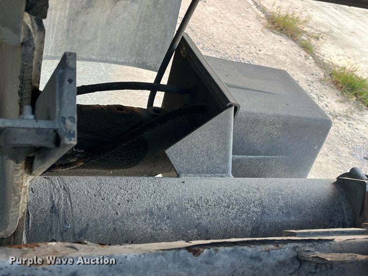 image for item DH8611 2011 International DuraStar 4300  refrigerated truck