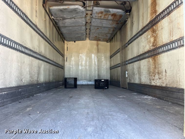 image for item DH8611 2011 International DuraStar 4300  refrigerated truck