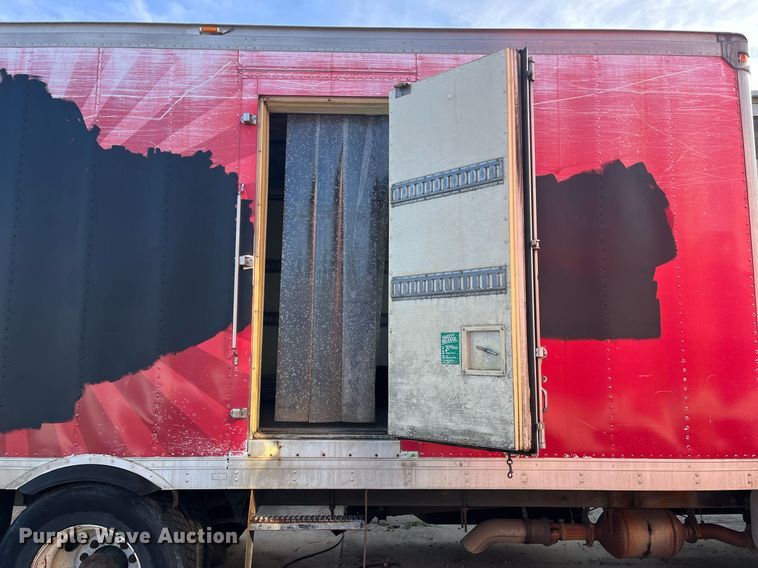 image for item DH8611 2011 International DuraStar 4300  refrigerated truck