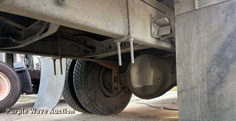 image for item DH8611 2011 International DuraStar 4300  refrigerated truck