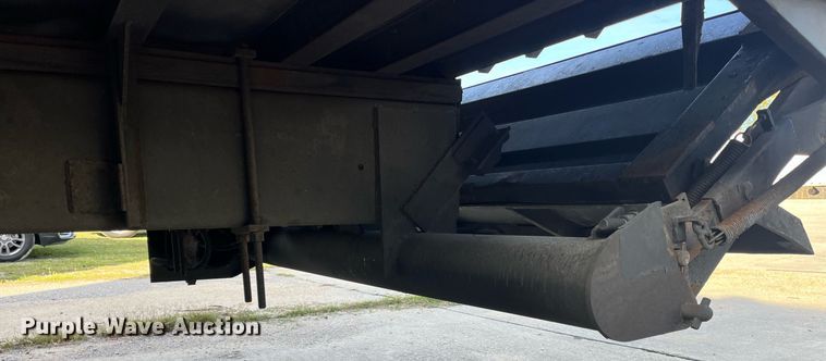 image for item DH8611 2011 International DuraStar 4300  refrigerated truck