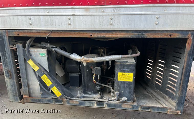 image for item DH8611 2011 International DuraStar 4300  refrigerated truck