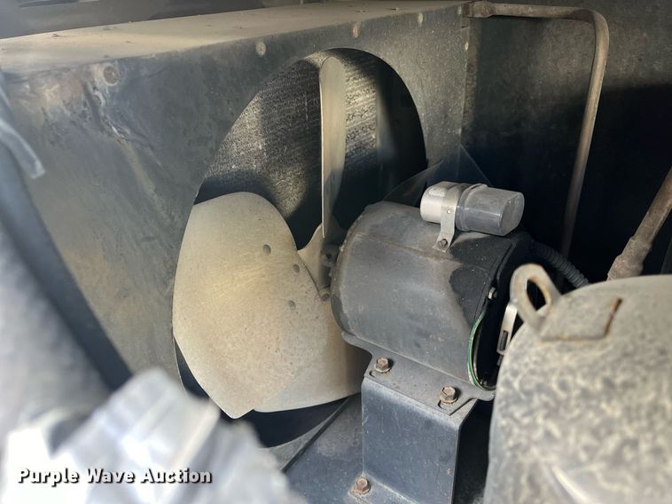 image for item DH8611 2011 International DuraStar 4300  refrigerated truck