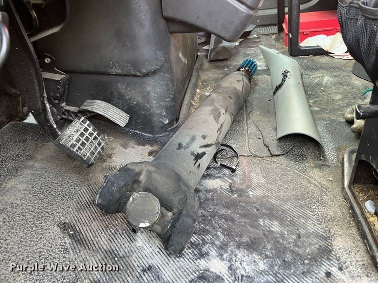 image for item DH8611 2011 International DuraStar 4300  refrigerated truck