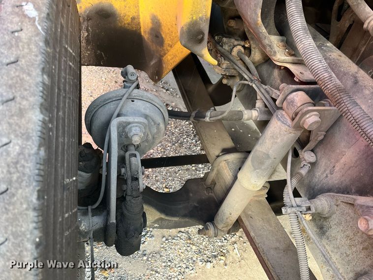 image for item DH8611 2011 International DuraStar 4300  refrigerated truck