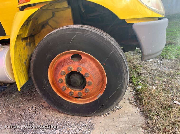 image for item DH8611 2011 International DuraStar 4300  refrigerated truck