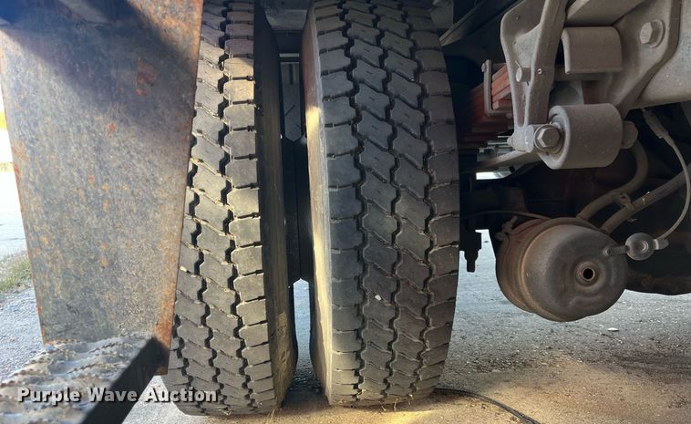 image for item DH8611 2011 International DuraStar 4300  refrigerated truck