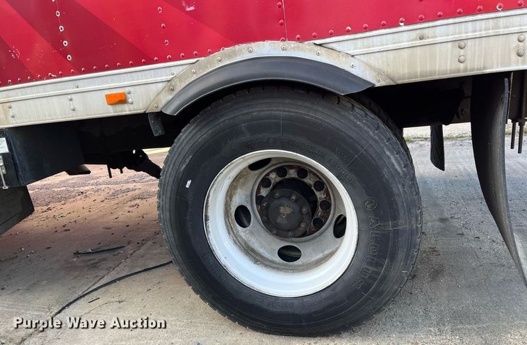 image for item DH8611 2011 International DuraStar 4300  refrigerated truck