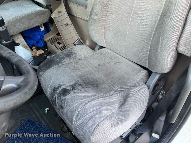 image for item DH8612 2010 Freightliner Cascadia 125  semi truck