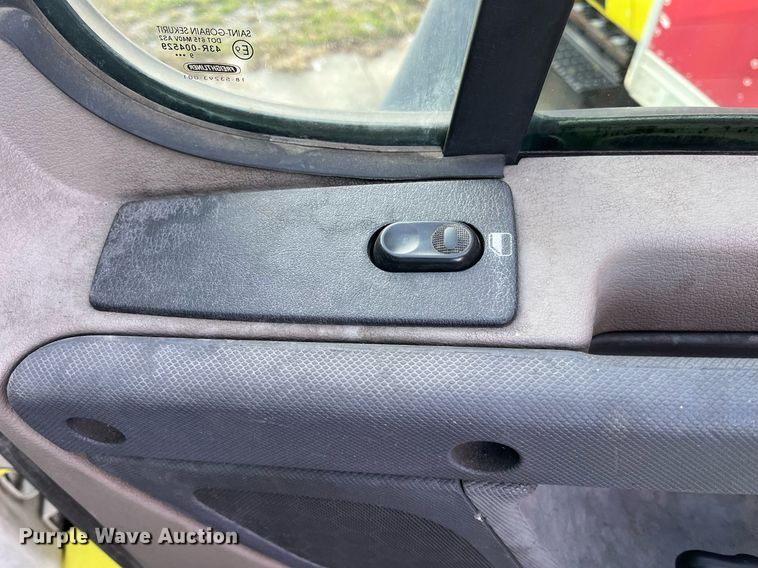 image for item DH8612 2010 Freightliner Cascadia 125  semi truck