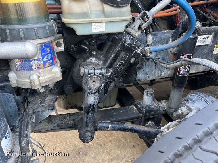 image for item DH8612 2010 Freightliner Cascadia 125  semi truck