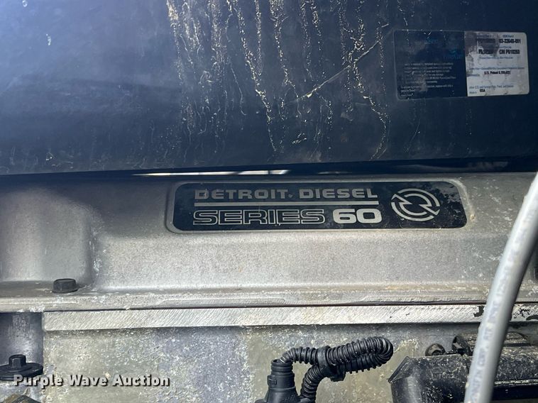 image for item DH8612 2010 Freightliner Cascadia 125  semi truck