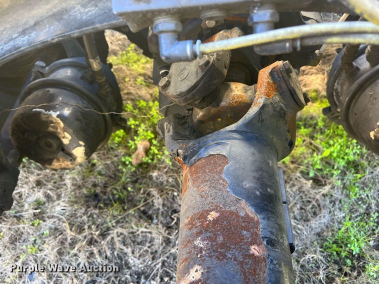 image for item DH8613 2010 Freightliner Cascadia 125  semi truck