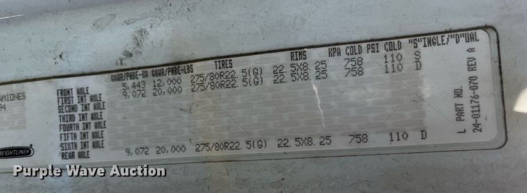 image for item DH8613 2010 Freightliner Cascadia 125  semi truck