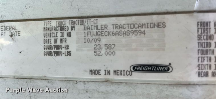 image for item DH8613 2010 Freightliner Cascadia 125  semi truck