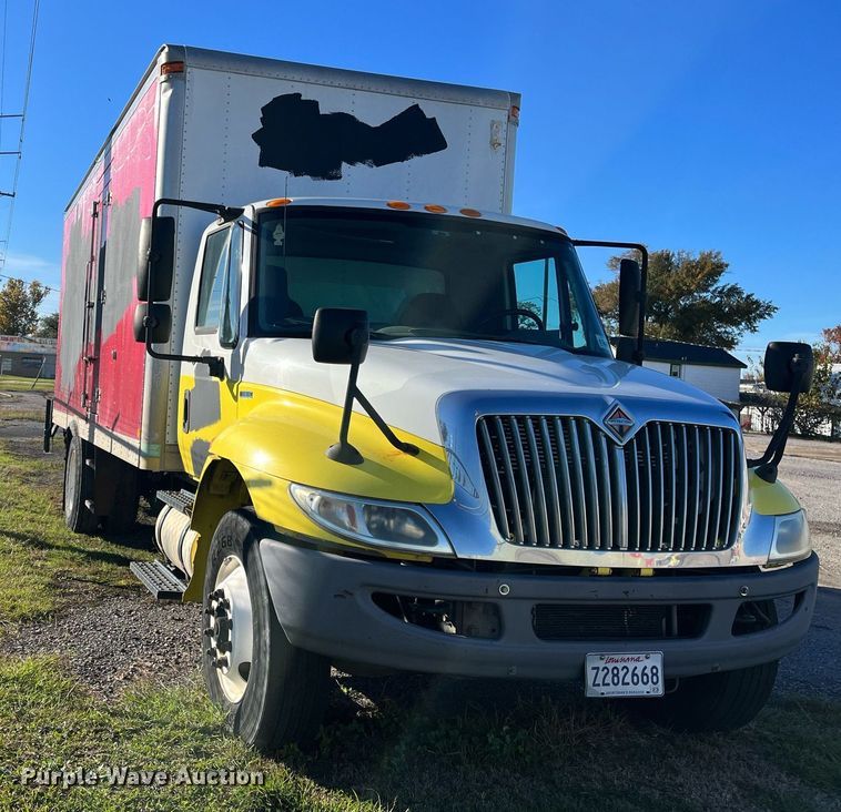 image for item DH8614 2011 International DuraStar 4300  refrigerated truck