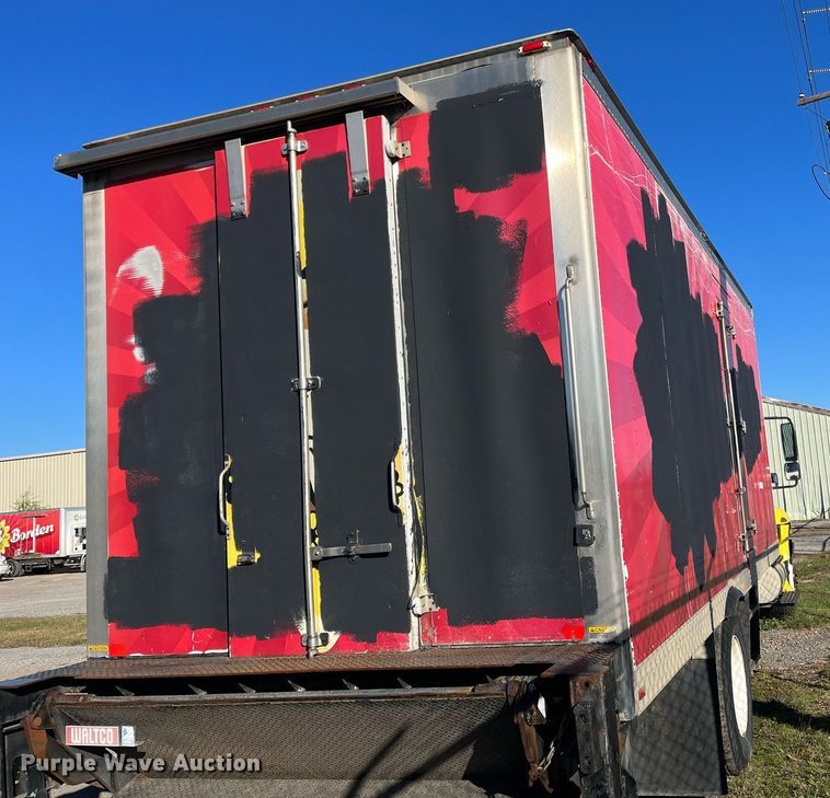 image for item DH8614 2011 International DuraStar 4300  refrigerated truck