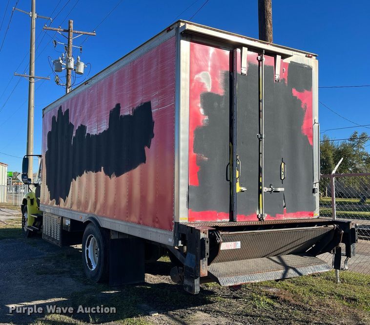 image for item DH8614 2011 International DuraStar 4300  refrigerated truck