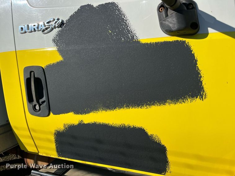 image for item DH8614 2011 International DuraStar 4300  refrigerated truck