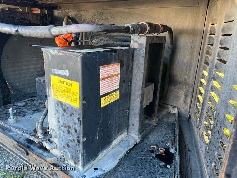 image for item DH8614 2011 International DuraStar 4300  refrigerated truck