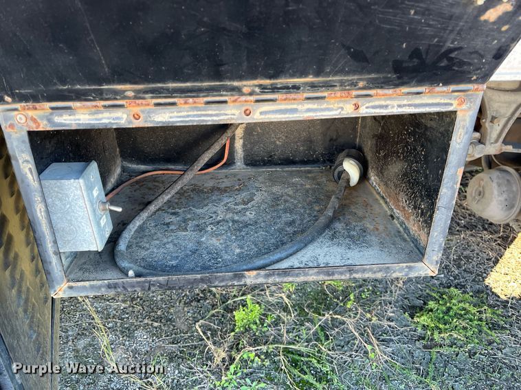 image for item DH8614 2011 International DuraStar 4300  refrigerated truck