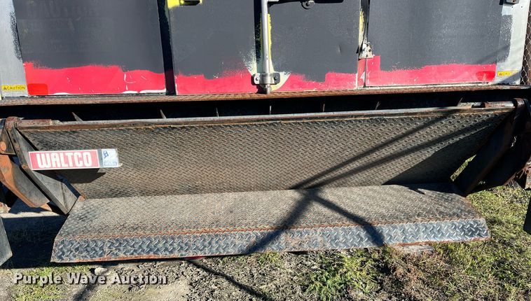 image for item DH8614 2011 International DuraStar 4300  refrigerated truck