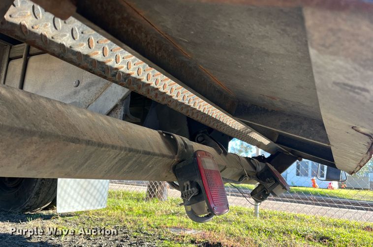 image for item DH8614 2011 International DuraStar 4300  refrigerated truck