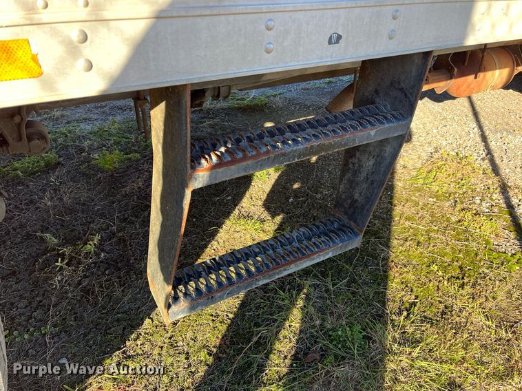 image for item DH8614 2011 International DuraStar 4300  refrigerated truck