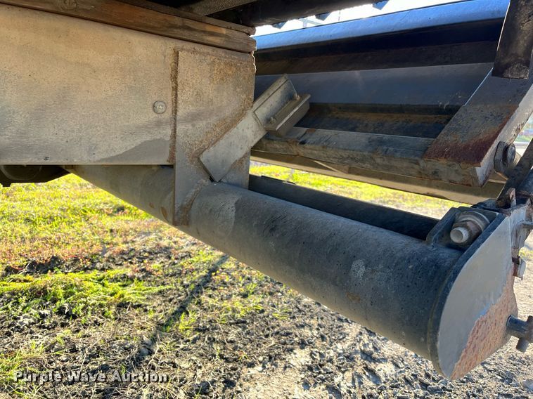 image for item DH8614 2011 International DuraStar 4300  refrigerated truck