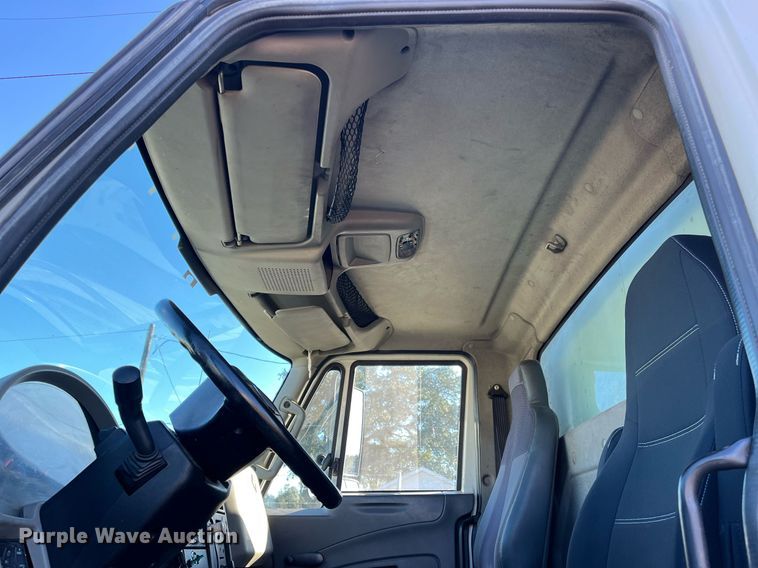 image for item DH8614 2011 International DuraStar 4300  refrigerated truck