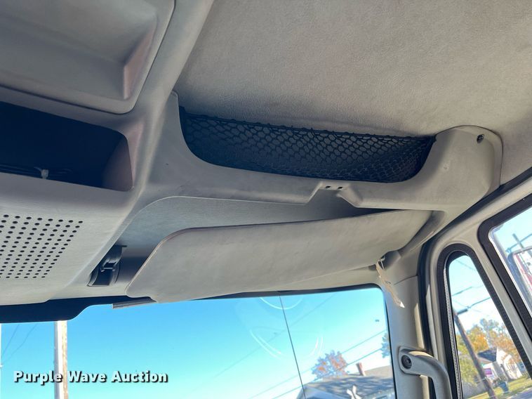 image for item DH8614 2011 International DuraStar 4300  refrigerated truck