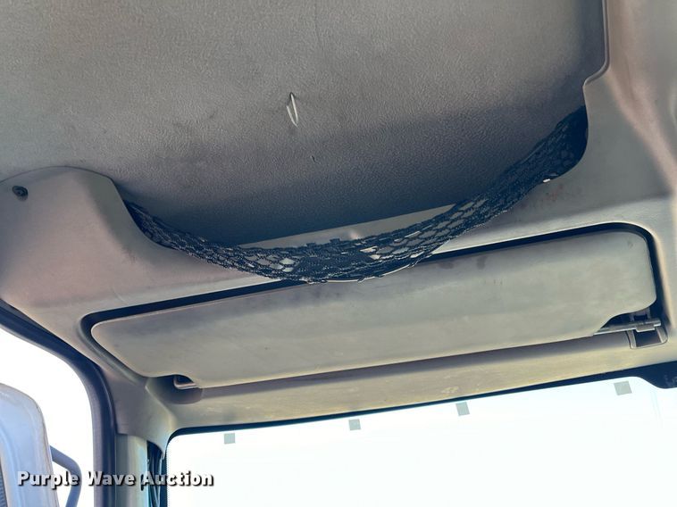 image for item DH8614 2011 International DuraStar 4300  refrigerated truck