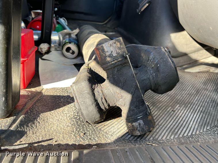 image for item DH8614 2011 International DuraStar 4300  refrigerated truck