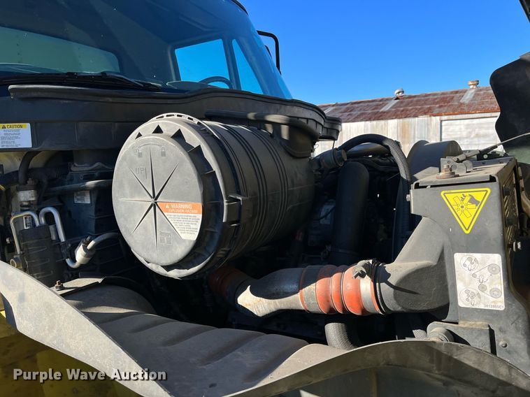 image for item DH8614 2011 International DuraStar 4300  refrigerated truck