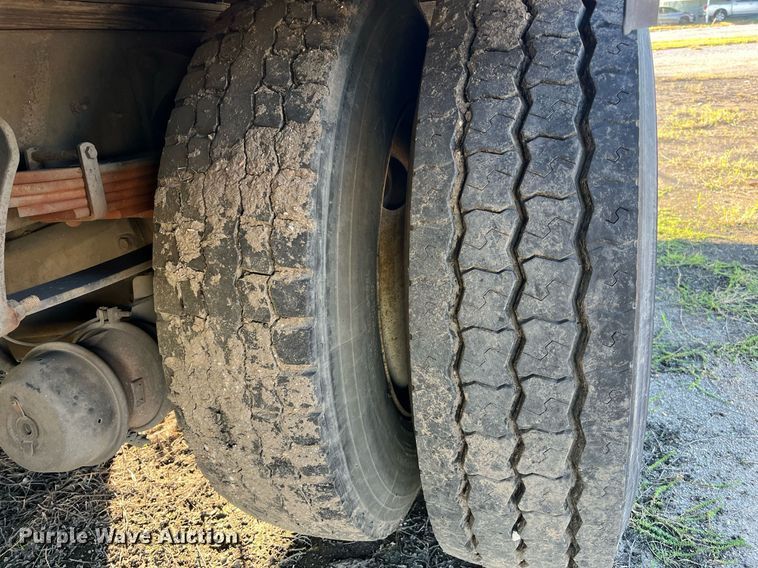 image for item DH8614 2011 International DuraStar 4300  refrigerated truck