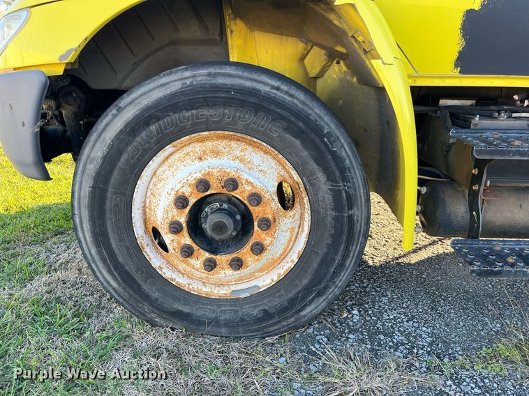 image for item DH8614 2011 International DuraStar 4300  refrigerated truck