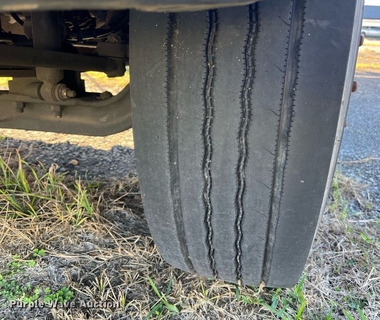 image for item DH8614 2011 International DuraStar 4300  refrigerated truck