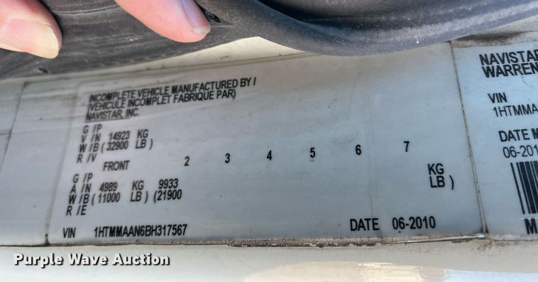 image for item DH8614 2011 International DuraStar 4300  refrigerated truck